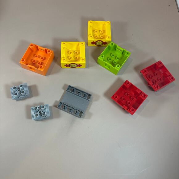 Lot of 9 Lego Duplo Pieces Crates Bins Truckbed Train Cab Containers Boxes Farm - Picture 5 of 5